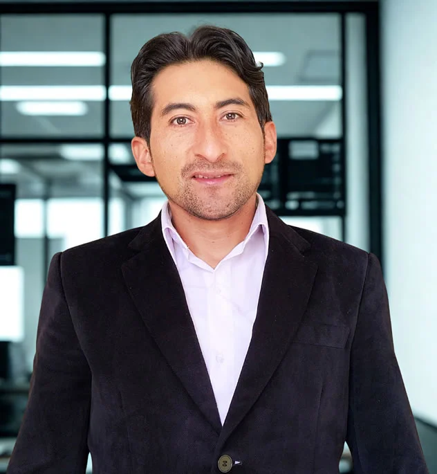Ing. Julián Yauyo - Especialista en IA y Gestión de Proyectos